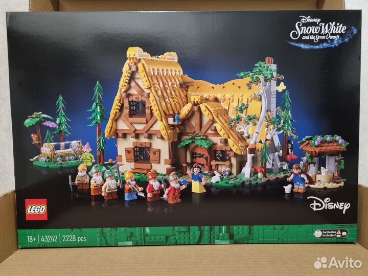 Lego Disney 43242 Домик Белоснежки и семи гномов