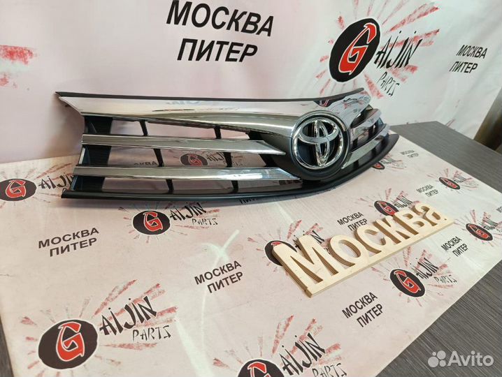 Решетка радитора Toyota Corolla 180 2012-2016