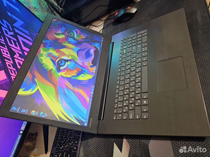 Огромный Lenovo/17.3