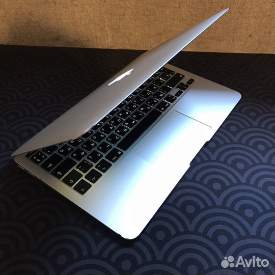 MacBook Air (11 дюйм., середина 2011 г.)