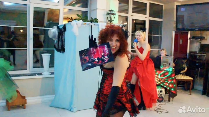 Ведущая праздников