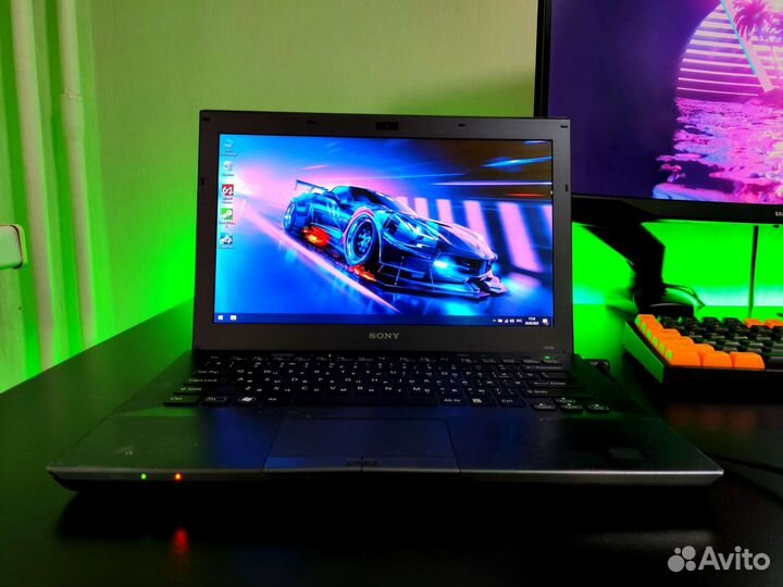 Ноутбук Sony Vaio 13.3/i5/8GB/SSD