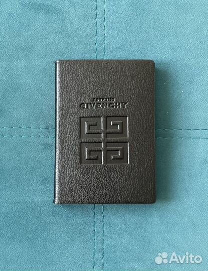 Givenchy блокнот