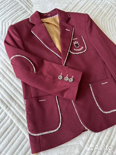 Пиджак бордовый новый для мальчика
