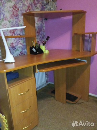 Компьютерный стол