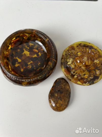 Шкатулка из янтаря новая