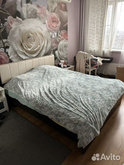 Кровать с матрасом 160х200