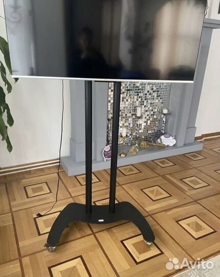 Стойка под телевизор