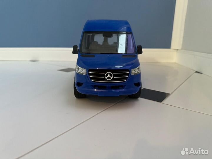 Автомобиль Bruder Mersedes Sprinter