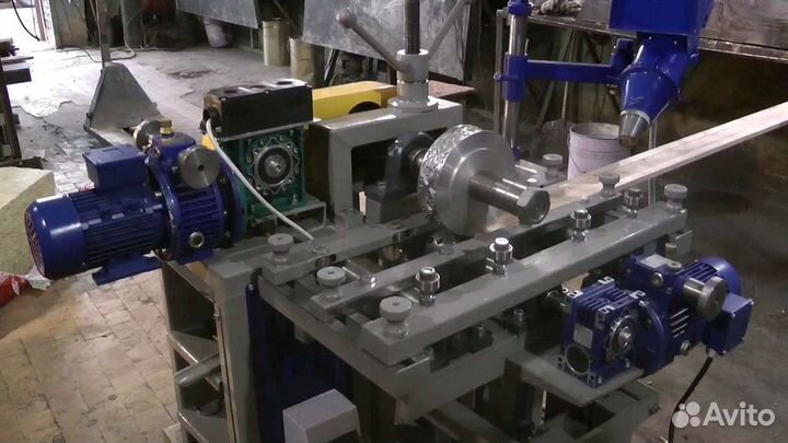 Станок по подаче древесной пульпы