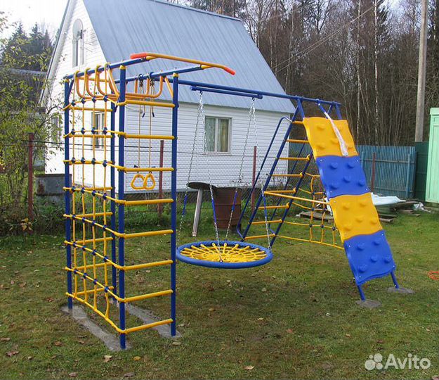 Уличный детский спортивный комплекс