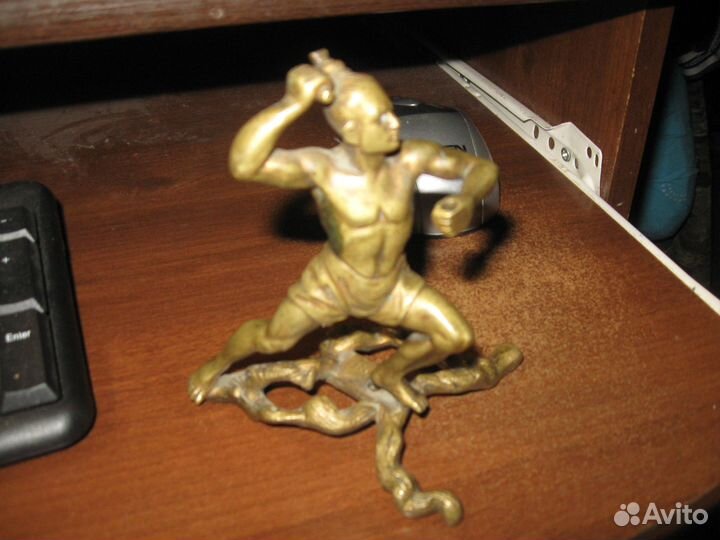 Бронзовая статуэтка