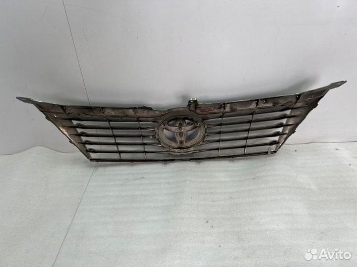 Решетка радиатора передняя Toyota Camry V50