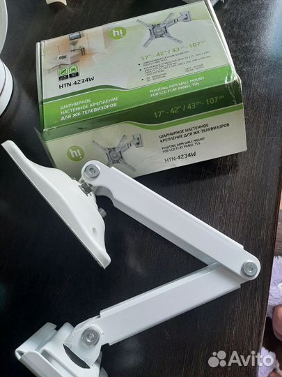 Шарнирное крепление для женщин телевизоров