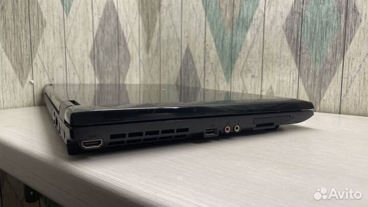 Ноутбук для работы и учёбы Samsung NP-R710