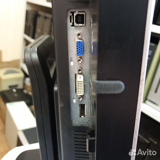 Монитор TFT 22