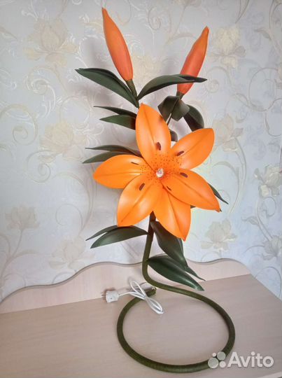 Лилия светильник