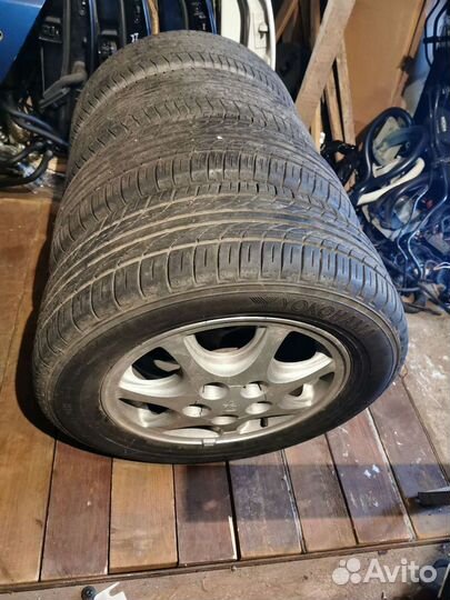 R15 Yokohama BluEarth Ecos ES31 205/60, PCD 5x114.3 DIA 60.1