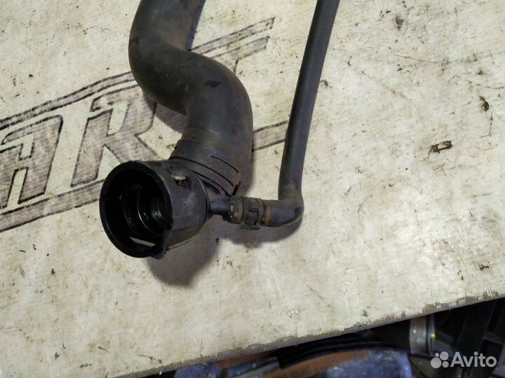 Патрубок радиатора Volkswagen Passat B6 1.8 BZB