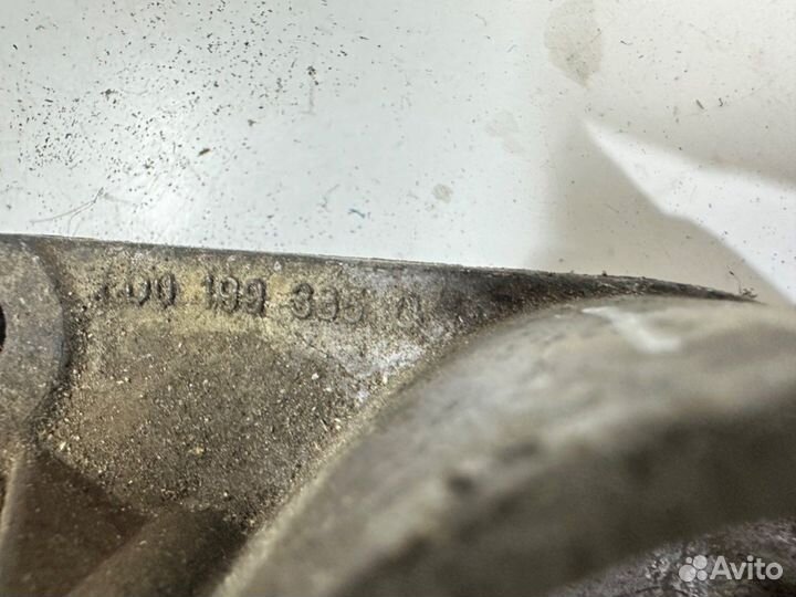 Кронштейн двигателя audi a4 b5 8d0199335