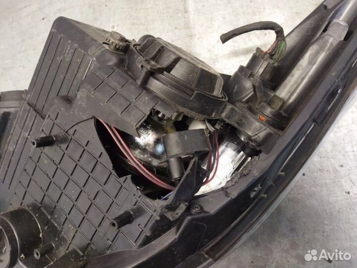 Фара правая Kia Ceed JD хетчбэк 1.6 GDI G4FD 2013