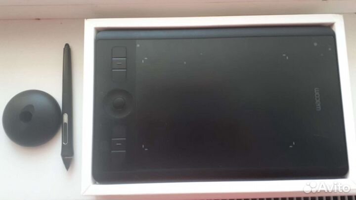 Графический планшет Wacom Intuos Pro размер S