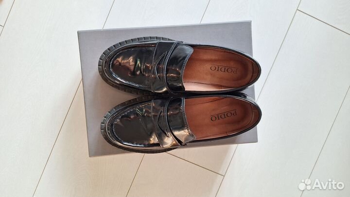 Лоферы женские