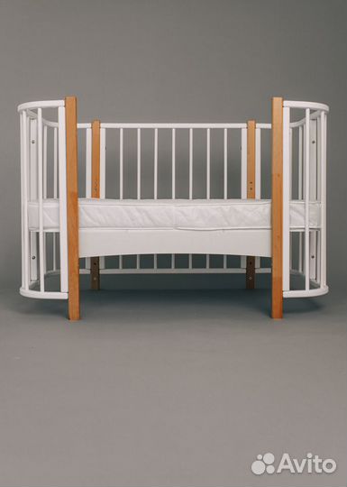 Кроватка для новорожденных