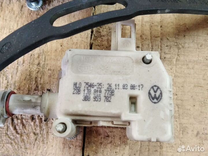 Порше Кайен 955 957 замок лючка бензобака