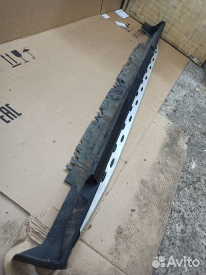 W166 Порог левый