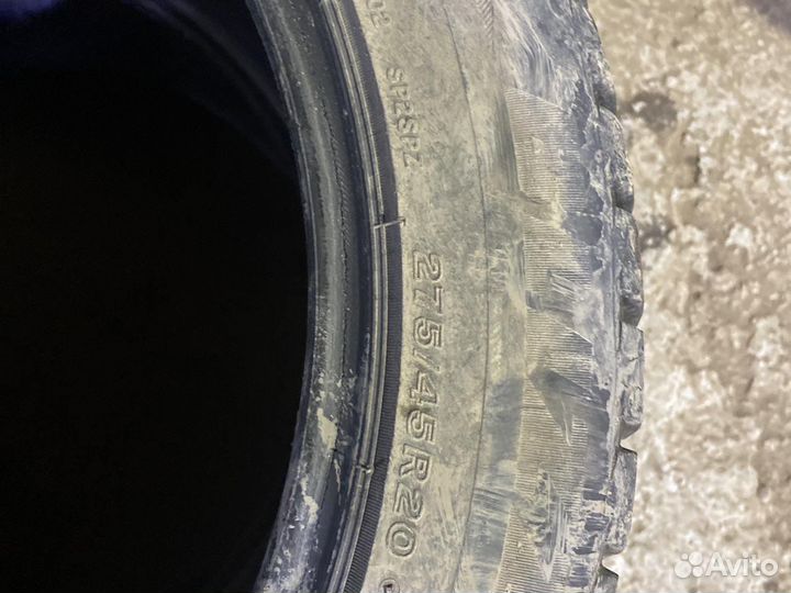 Bridgestone Blizzak Spike-02 275/45 R20 110T