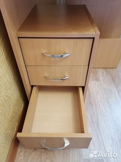 Компьютерный стол