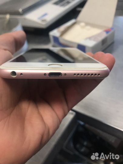 Телефон iPhone 6s plus