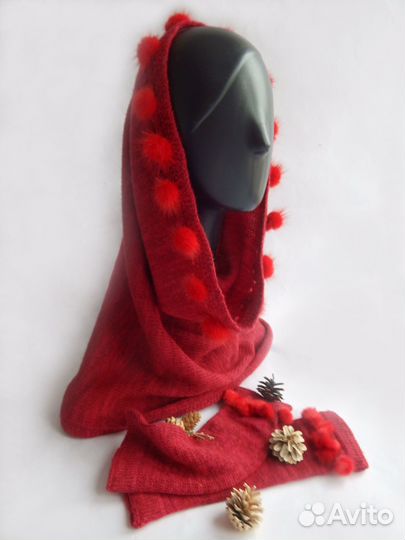 Красный вязаный снуд и митенки из шерсти