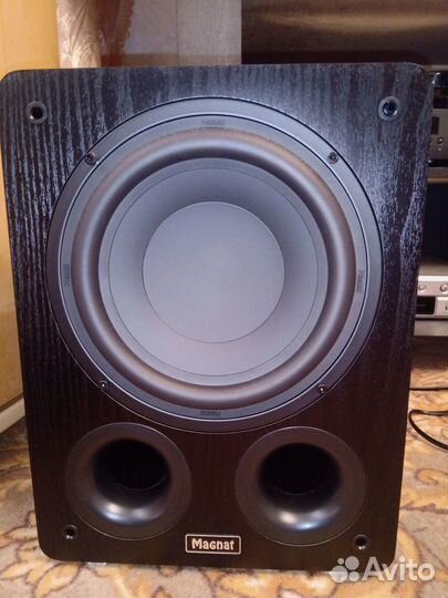Сабвуфер Magnat Alpha RS 8