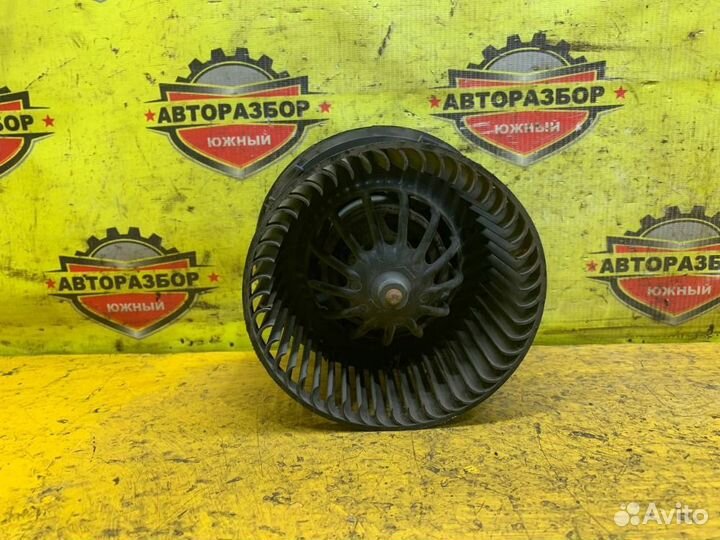 Моторчик печки Renault Logan 1