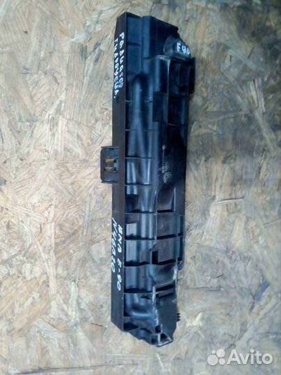 Кронштейн радиатора гидроусилителя правый Bmw 3