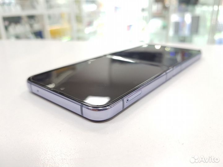 Samsung Galaxy Z Flip4, 8/256 ГБ