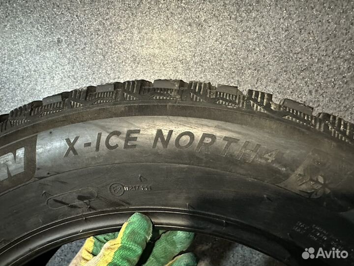 Michelin X-Ice North 4 215/65 R17