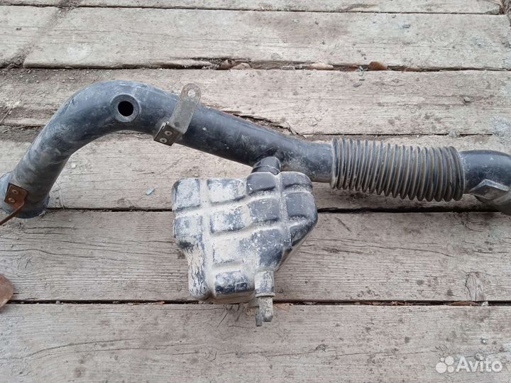 Резонатор воздушного фильтра Nissan Sunny Ниссан