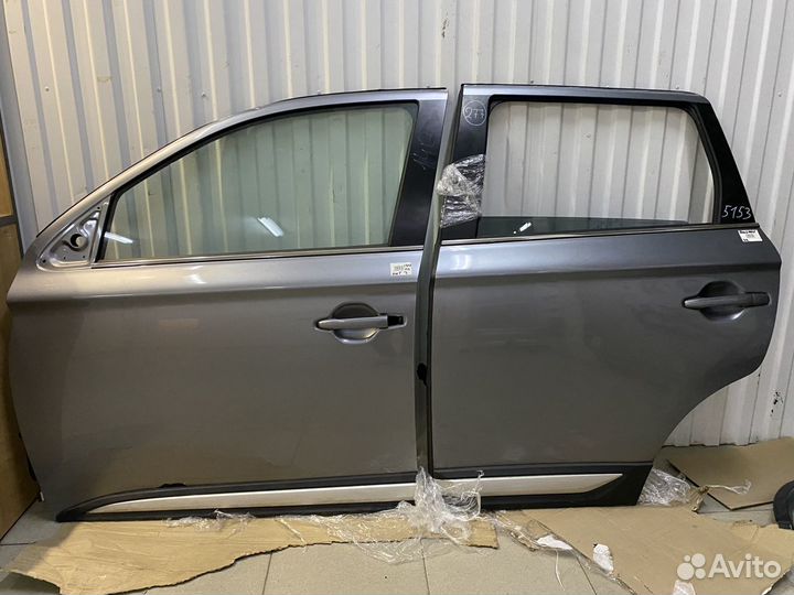 Дверь левая Митсубиси Аутлендер 3