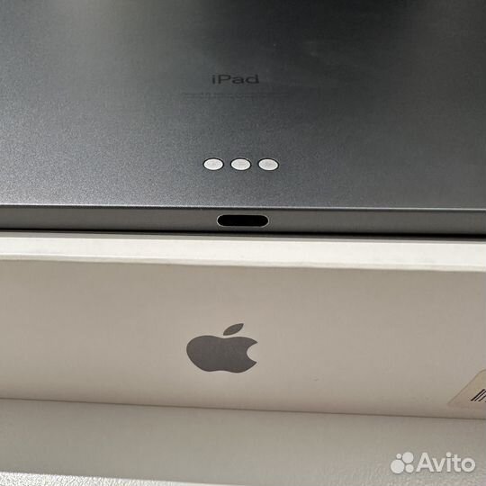 Apple iPad Pro 12.9 дюйма 3 поколения 256 гигабайт