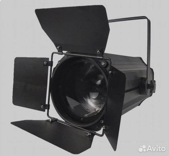 Световой прожектор LED 200W cob zoom Par