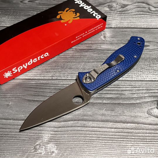 Нож Spyderco Tenacious