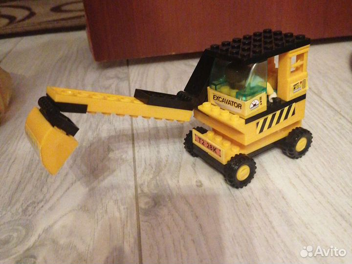 Lego экскаватор