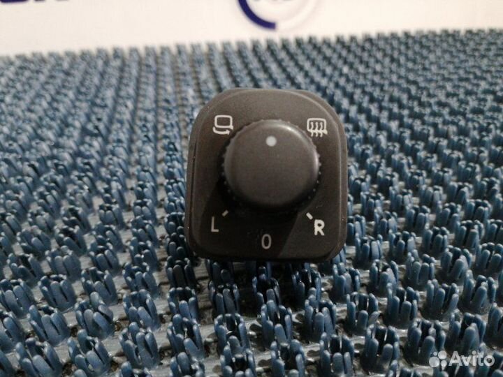 Блок управления зеркалами Volkswagen Passat