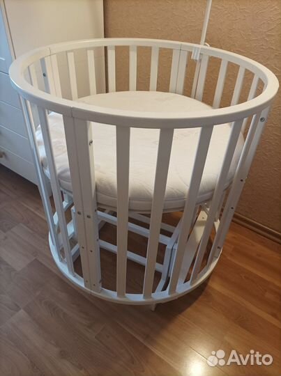 Детская круглая кроватка с маятником + матрас