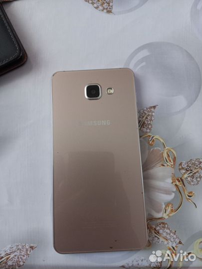 Телефон Samsung A7 2016