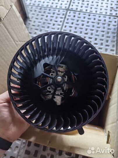 Вентилятор отопителя салона VW 1K1819015E