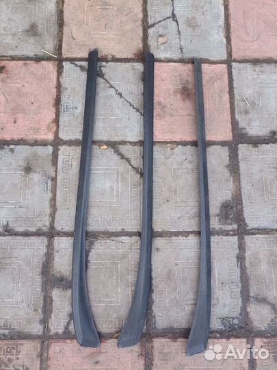 Молдинг лобового стекла правый Пежо 308 408